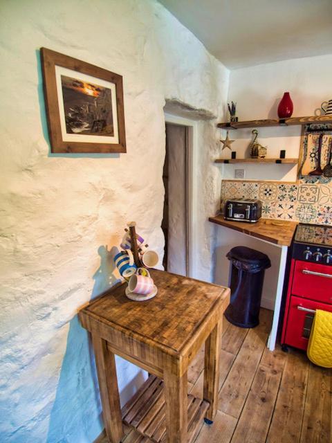 Knocker Cottage Is A 3 Bedroom Made Up Of 1 Double Bedroom And 2 Small Double Bedrooms In Small Village 10 Min To Beaches Камборн Екстер'єр фото