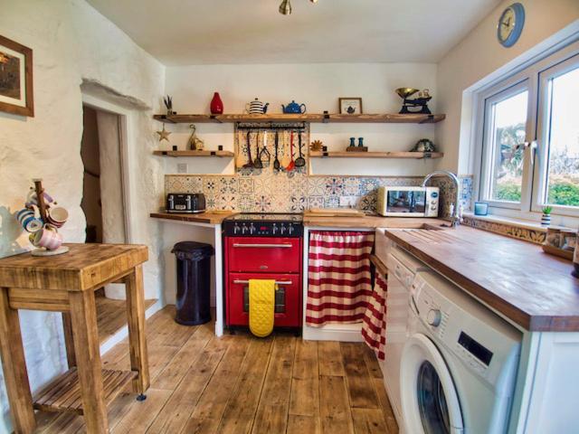 Knocker Cottage Is A 3 Bedroom Made Up Of 1 Double Bedroom And 2 Small Double Bedrooms In Small Village 10 Min To Beaches Камборн Екстер'єр фото